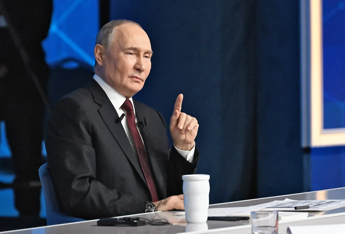 Путин поручил не продлевать мораторий на штрафы для застройщиков